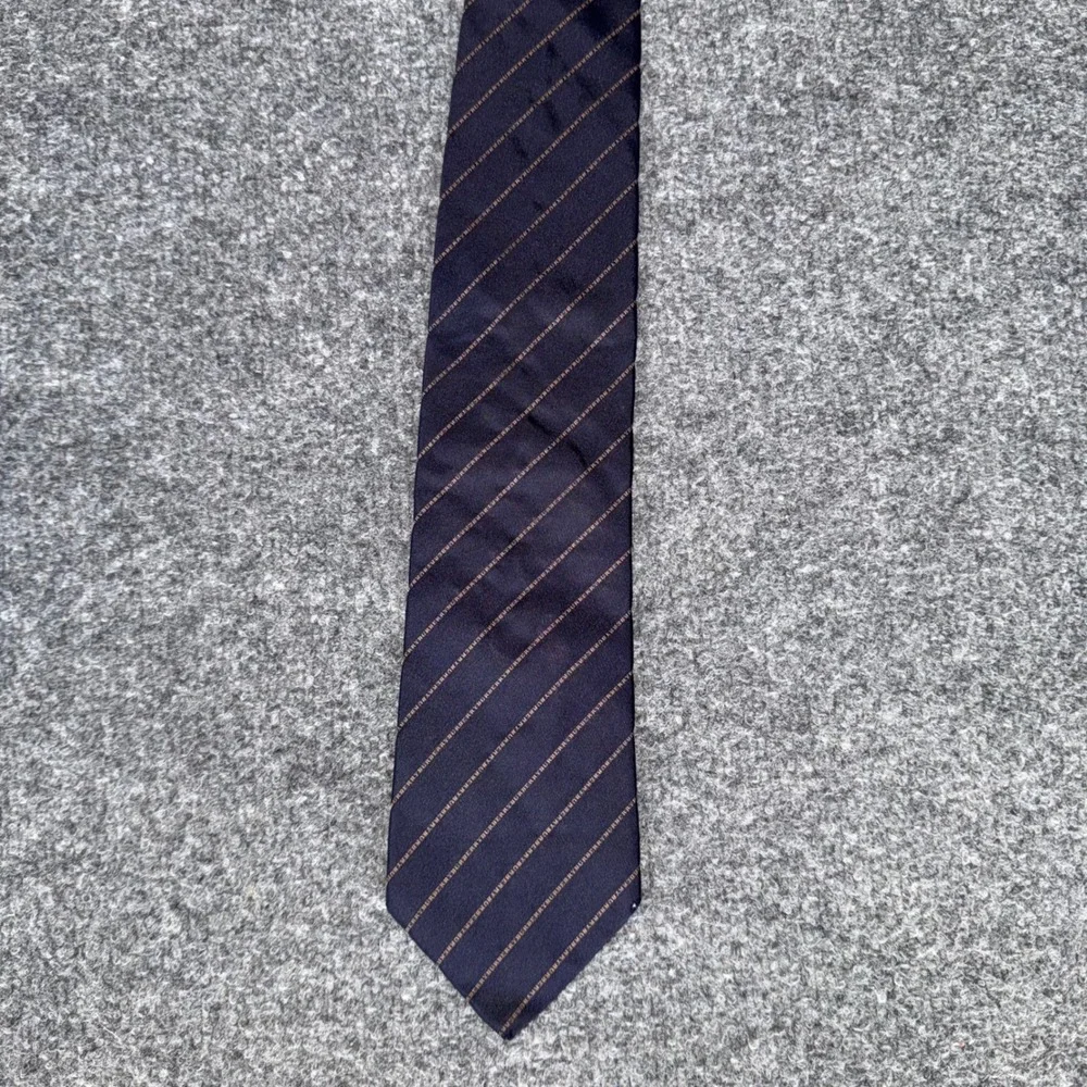 Burberry London Mens Navy Blue Silk Logo Script Diagonal Stripe Necktie Italy